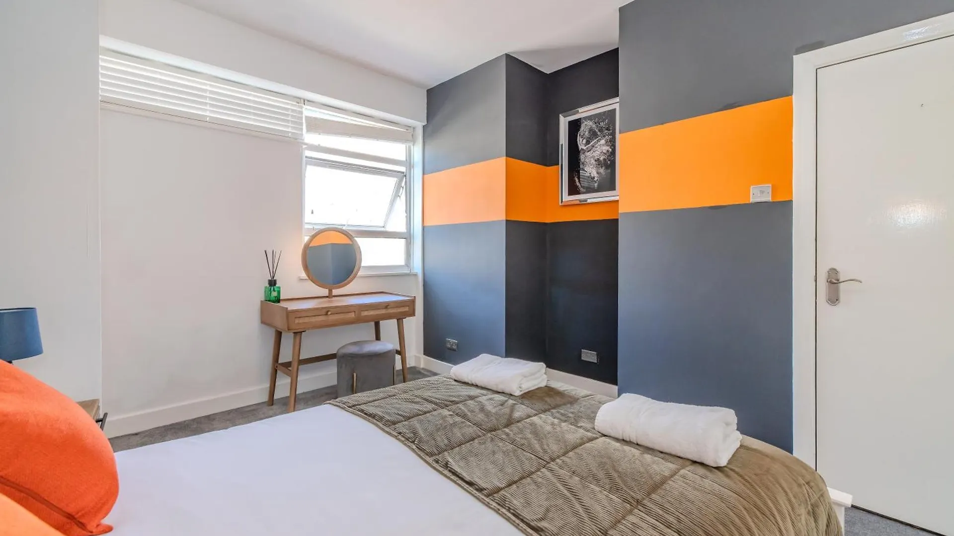 Super Central 2 Bedroom Flat Next To Brighton Beach & Shopping Center Διαμέρισμα