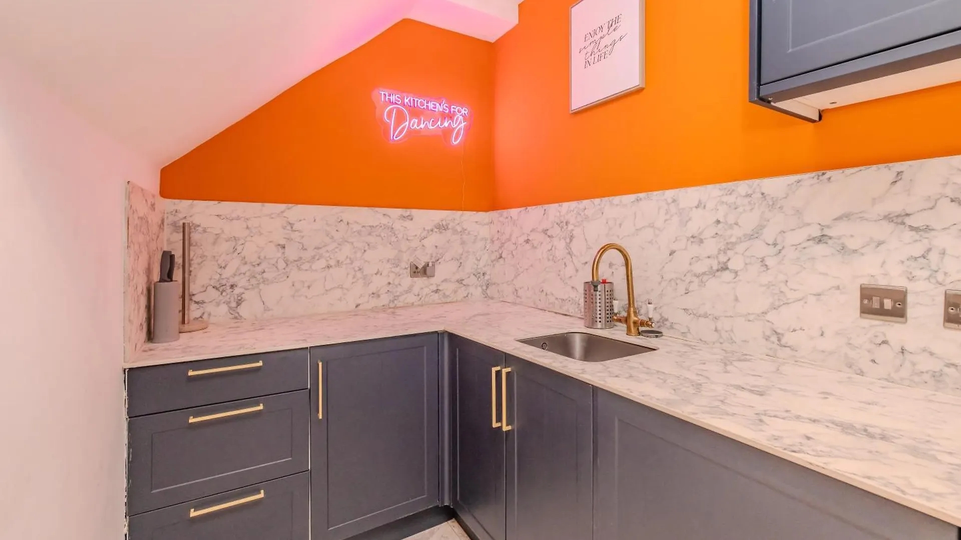 Super Central 2 Bedroom Flat Next To Brighton Beach & Shopping Center 0*,
