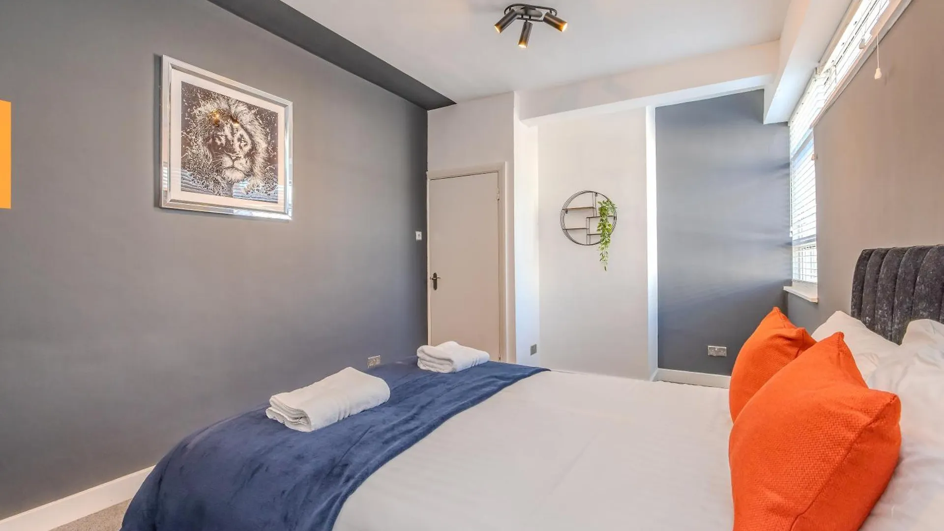Super Central 2 Bedroom Flat Next To Brighton Beach & Shopping Center Apartamento